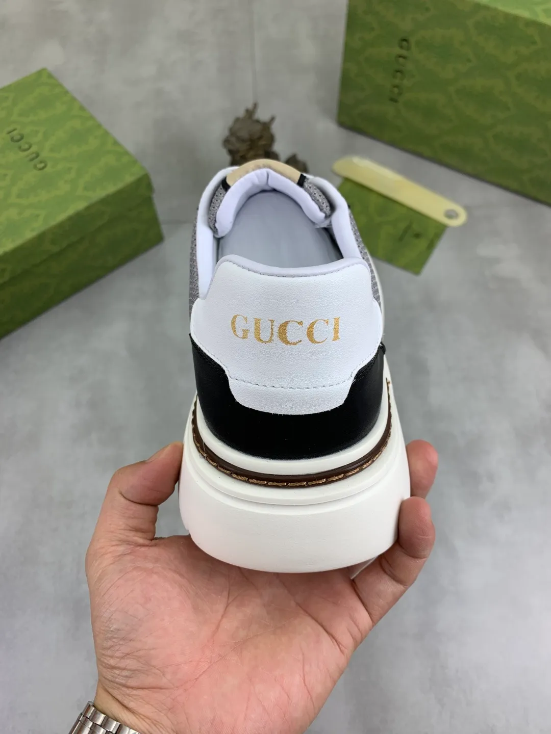 Men's shoes 💰P400💰[New style]🆘 The latest model from Gucci GUCCI official website🎁Classic casual and fashionable men's shoes👟Best model💥The style is simple and elegant, exclusive for trendy men. Unique official website latest brand elements👑Gucci original decoration, fashionable and generous, original soft calfskin fabric➕Comfortable soft first-layer pigskin lining ✅The official website specifies wear-resistant casual outsole, the classic model is photographed in real life🎬Color: 2️⃣colors available😍Number of codes: 38-44